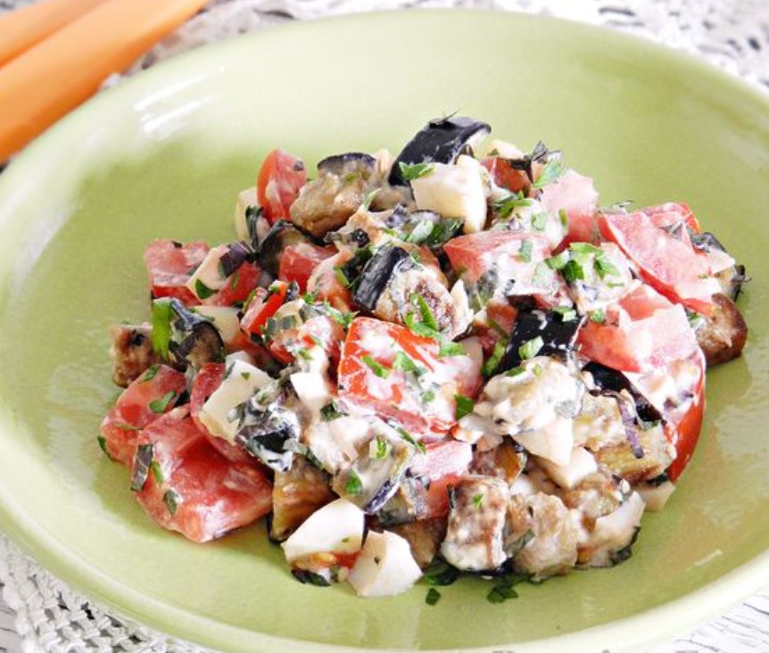 Salad with Fried Eggplant, Tomato and Egg