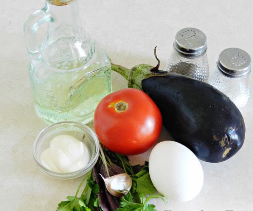 Salad with Fried Eggplant, Tomato and Egg step 1