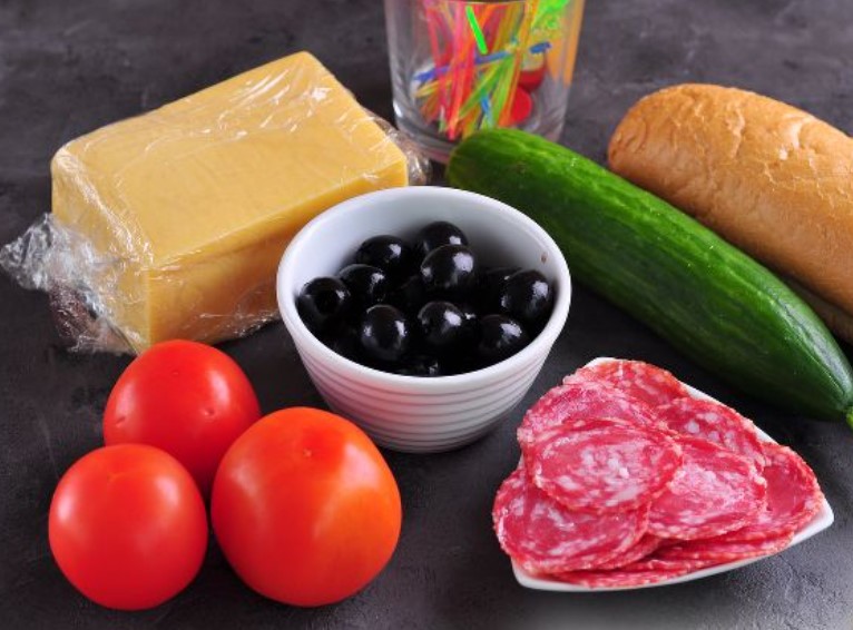 Canape with Sausage and Cheese step 1