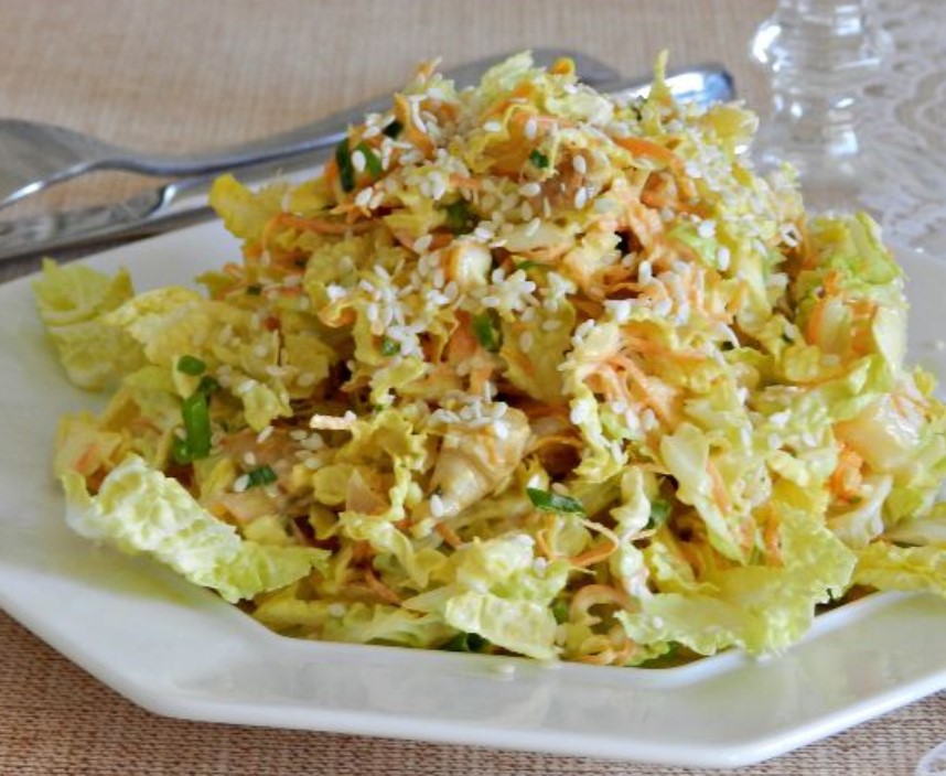 Rustle Salad with Chinese Cabbage, Chicken and Mushrooms