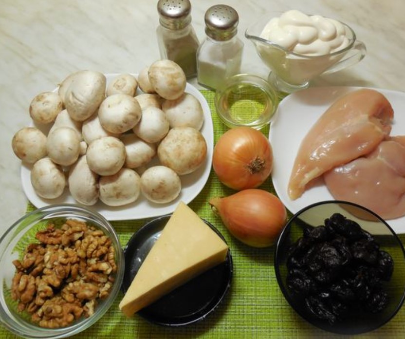 Chicken Salad with Prunes and Nuts step 1