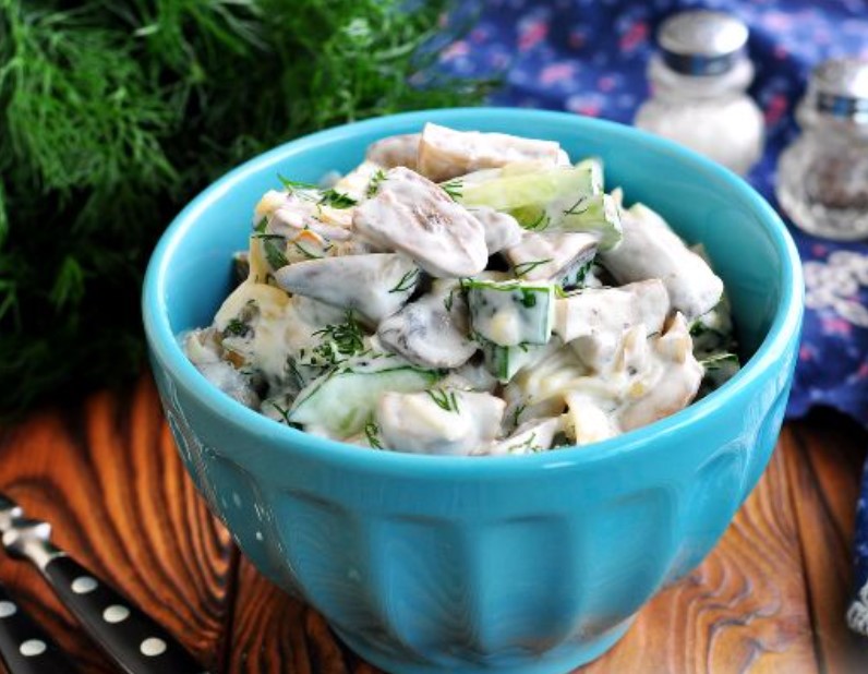 Chicken Hearts Salad with Mushrooms