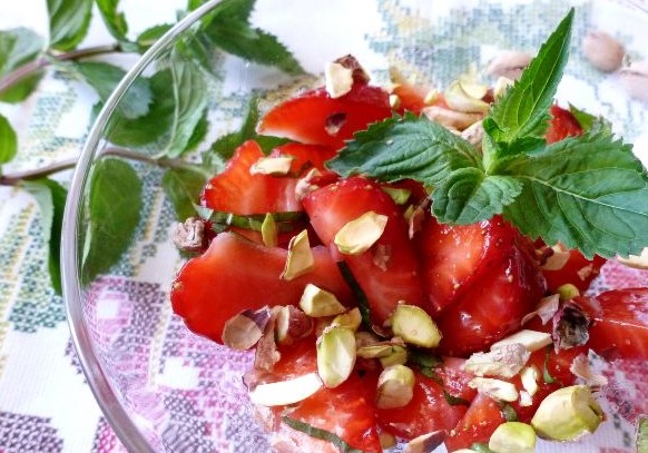 Strawberries with Pistachios step 6