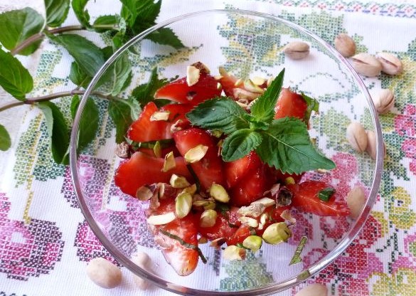 Strawberries with Pistachios