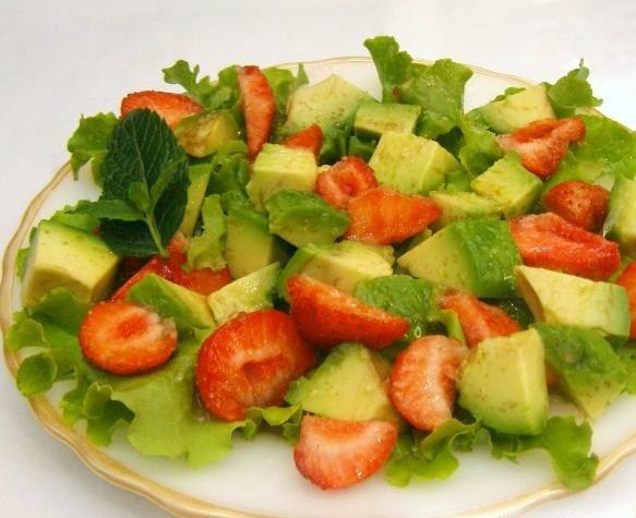 Fruit Salad with Strawberry and Avocado