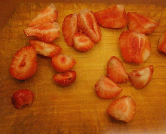 Fruit Salad with Strawberry and Avocado step 3