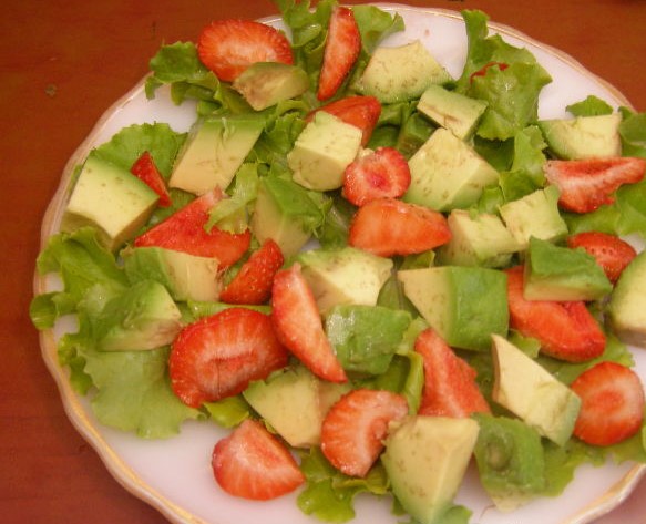 Fruit Salad with Strawberry and Avocado step 5
