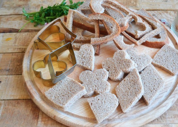 Tartines with Avocado and Cod Liver step 4