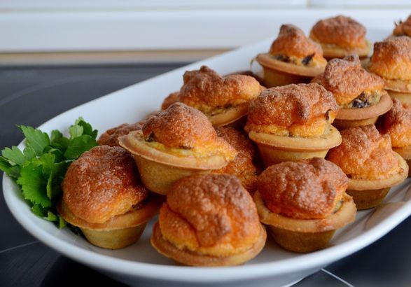 Tartlets with Sprat and Cheese Pate