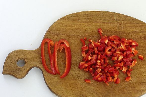 Tartlets with Cream Cheese, Bell Pepper, Apple and Olives step 2