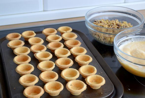 Tartlets with Sprat and Cheese Pate step 8