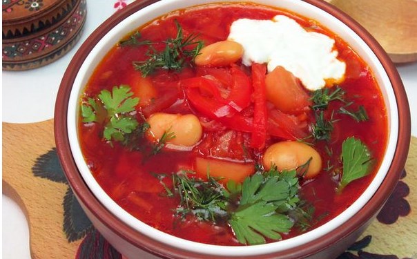 Ukrainian Borsch with Beans and Pork Ribs