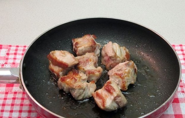 Ukrainian Borsch with Beans and Pork Ribs step 2