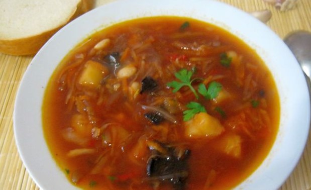 Ukrainian Lean Borscht