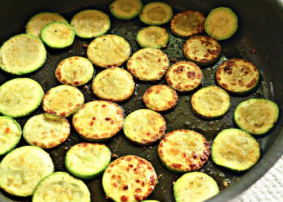 Zucchini, Egg, and Green Peas Appetizer step 3