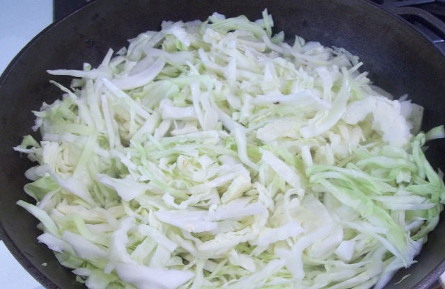 Stewed Cabbage with Smoked Meat step 2