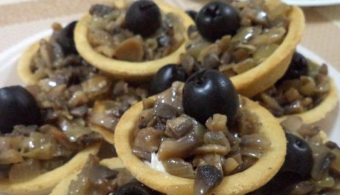 Tartlets with Mushrooms and Cheese
