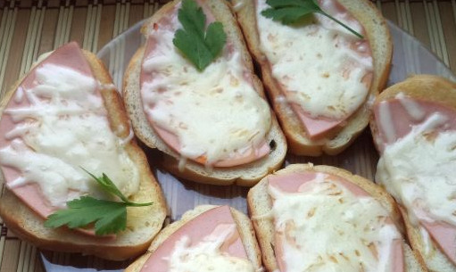 Hot Sandwiches with Sausage and Cheese