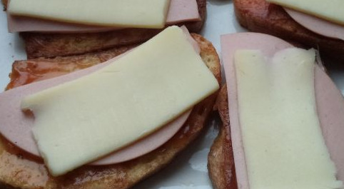 Hot Sandwiches with Sausage and Cheese