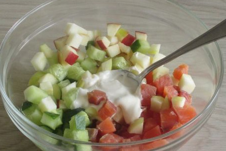 Salad with Red Fish and Omelet step 4