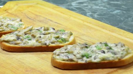 Hot Sandwiches with Cheese and Mushrooms (in the Oven)