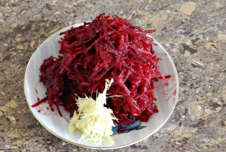 Lightly Salted Red Fish with Beets and Ginger step 5