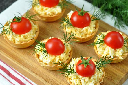 Tartlets with Cheese and Tomatoes step 6