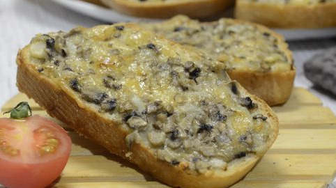 Hot Sandwiches with Champignons and Cheese