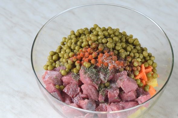 Baked Meat with Vegetables in Parchment step 4