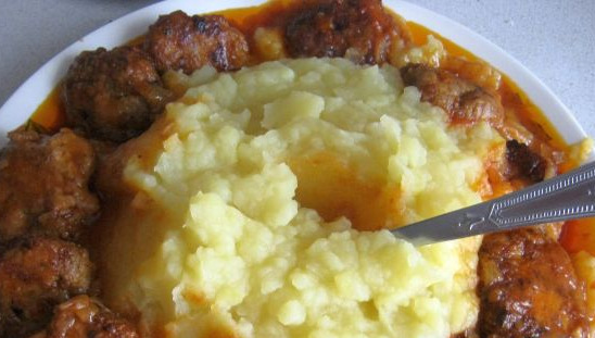 Fresh Fish Cutlets in Tomato Sauce