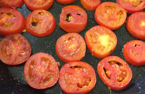 Croutons with Tomatoes and Garlic step 2