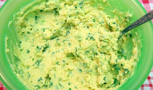 Croutons with Potato and Egg Pate step 12