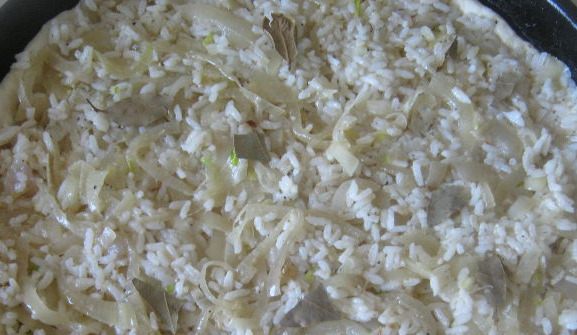 Raw Fish Pie with Onions and Rice step 11
