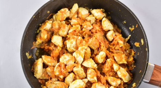 Cabbage Stewed with Chicken Fillet, in Tomato Sauce step 6