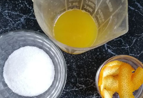 Milk Croutons with Cinnamon and Orange Syrup step 1