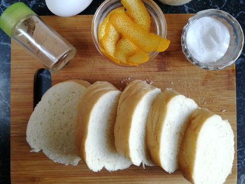 Milk Croutons with Cinnamon and Orange Syrup step 4