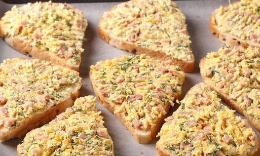 Hot Sandwiches with Cottage Cheese, Cheese and Smoked Meat step 6