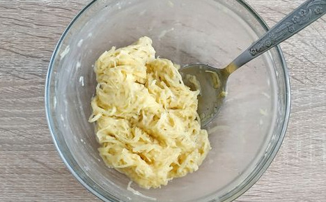 Toast with Melted Cheese, Potato Pancakes and Poached Egg step 3