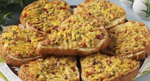 Hot Sandwiches with Cottage Cheese, Cheese and Smoked Meat