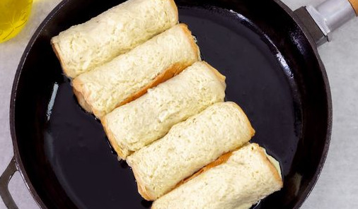 Hot Roll Sandwiches with Sausages (in a Pan) step 5