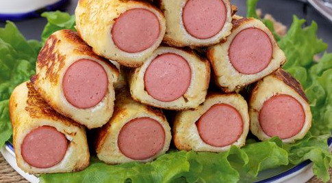 Hot Roll Sandwiches with Sausages (in a Pan)