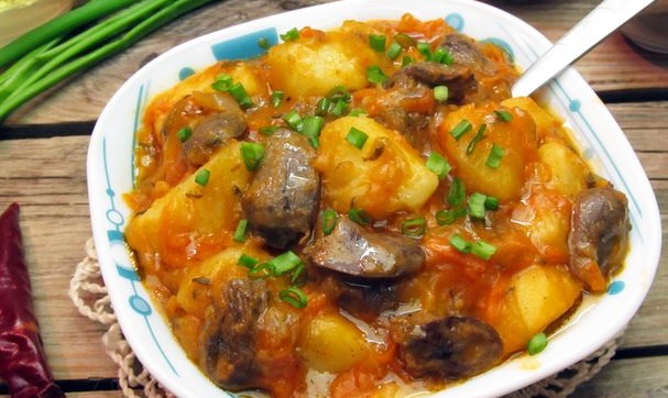 Chicken Heart Stew with Potatoes and Pickles