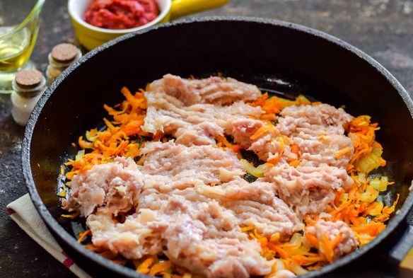 Cabbage Stewed with Minced Meat and Canned Beans step 3