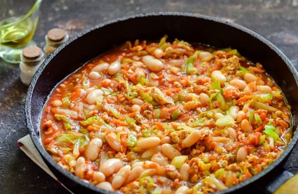 Cabbage Stewed with Minced Meat and Canned Beans step 11