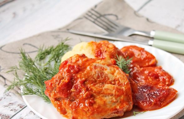 Chicken Stewed in Tomato Sauce with Dried Apricots, Ginger and Curry