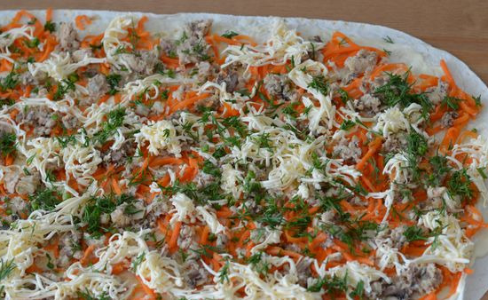 Lavash Rolls with Canned Fish, Cheese and Korean Carrots step 5