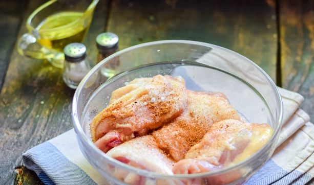 Chicken Thighs Stewed with Tomatoes and Bell Pepper step 2