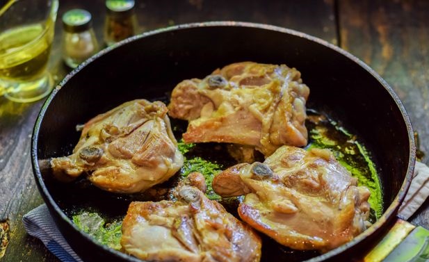 Chicken Thighs Stewed with Tomatoes and Bell Pepper step 6