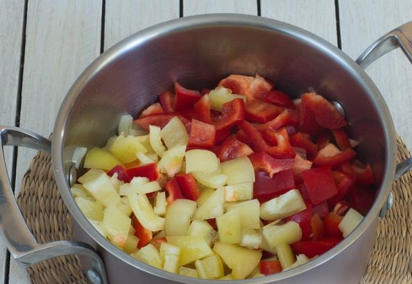 Vegetable Stew with Zucchini, Bell Peppers, White Cabbage and Cauliflower step 3