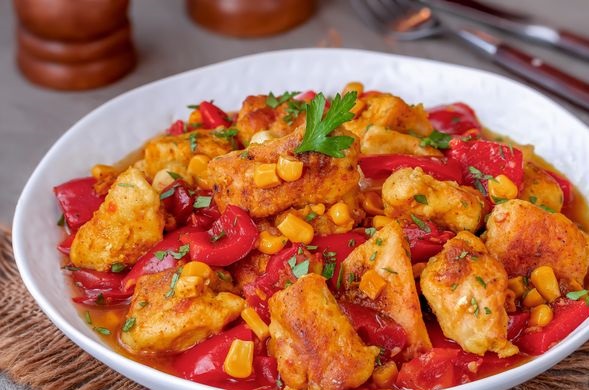 Stew with Chicken, Tomatoes, Bell Peppers and Corn (Oven)
